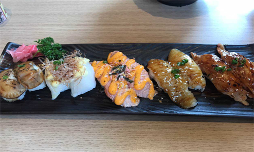 鲸泽寿司料理加盟