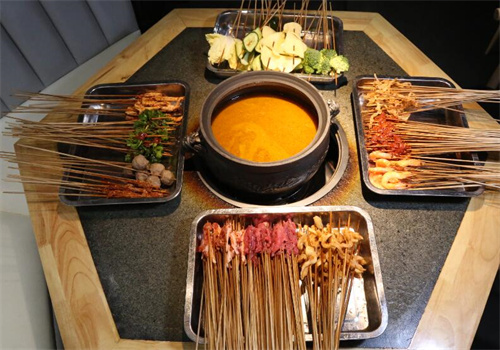 烫锅鲜砂锅串串