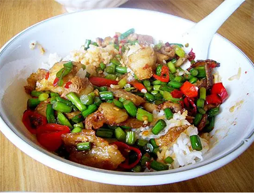 汀小二盖码饭