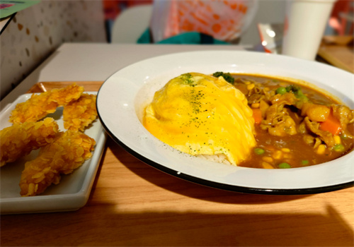 浅奈日式咖喱蛋包饭